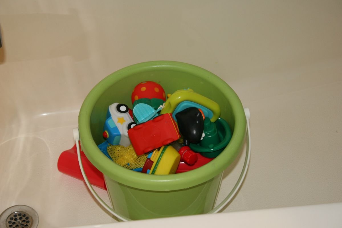 Bucket Bath Toy Storage Idea