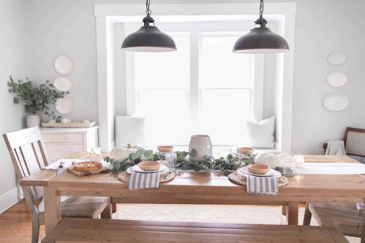 Chic Farmhouse Tablescape Ideas