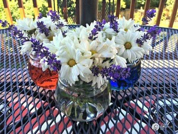 Elegant Patriotic Table Decor