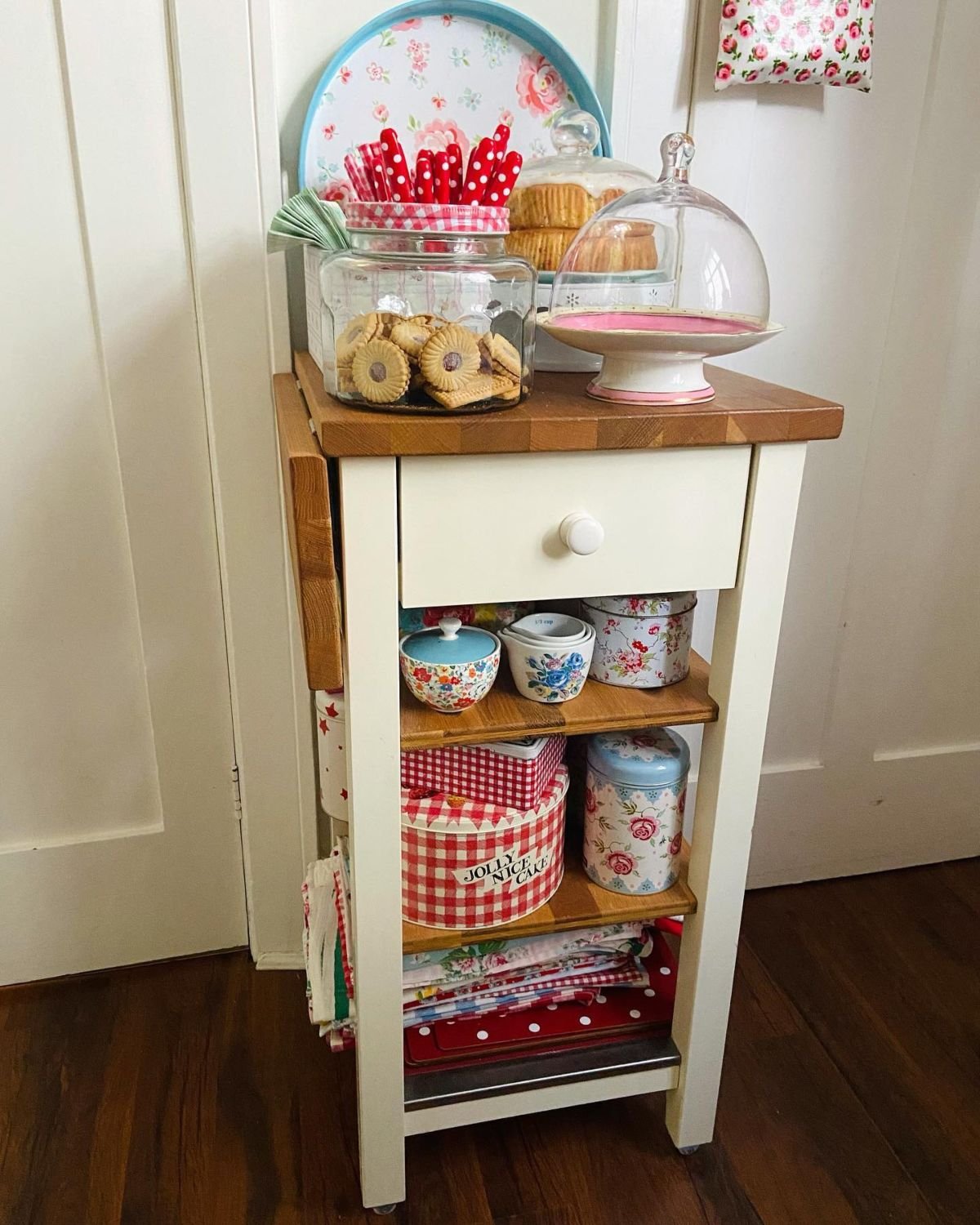 Maximize Space with Kitchen Trolleys