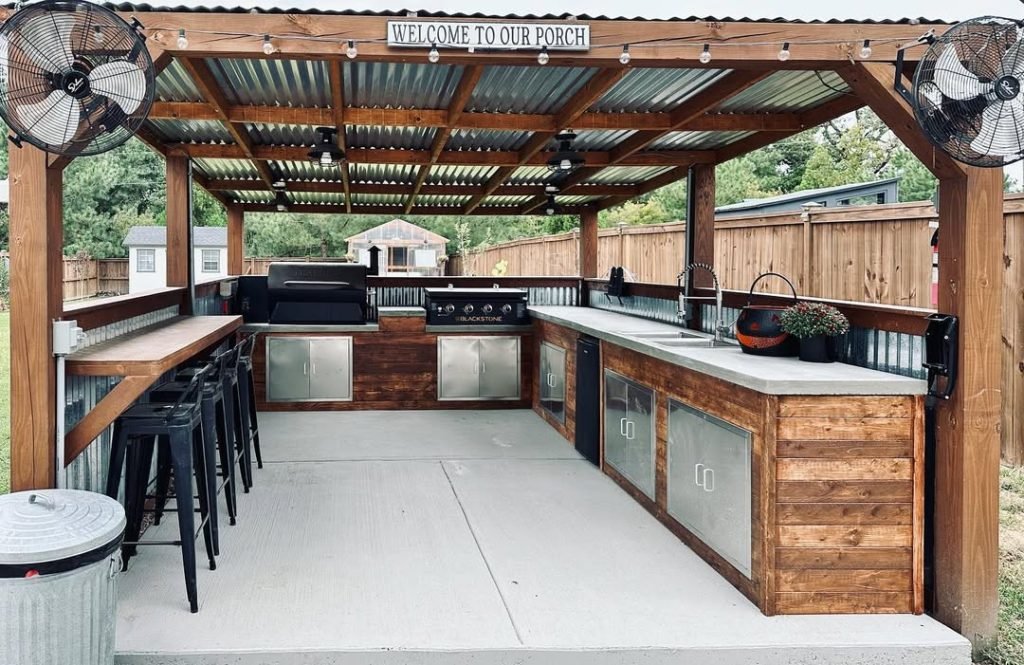 Charming Rustic Outdoor Bar