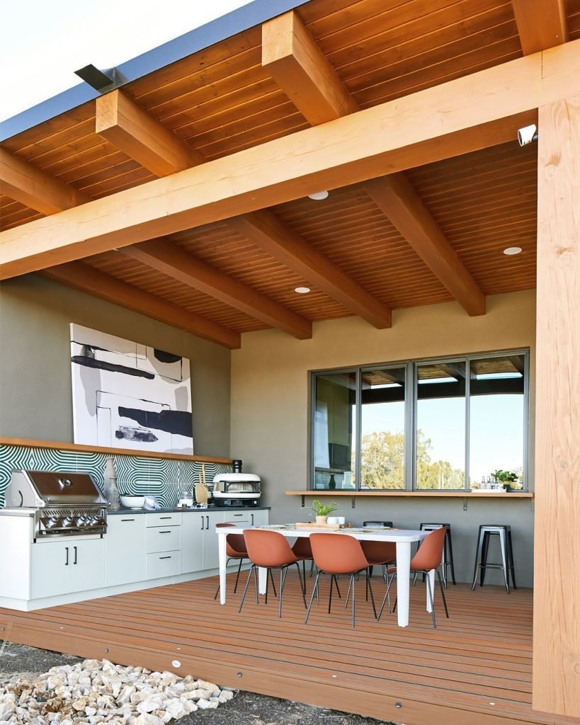 Chic Coastal Kitchen Design