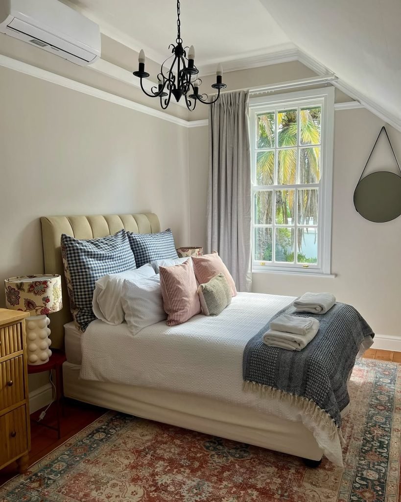Coastal-Inspired Guest Retreat