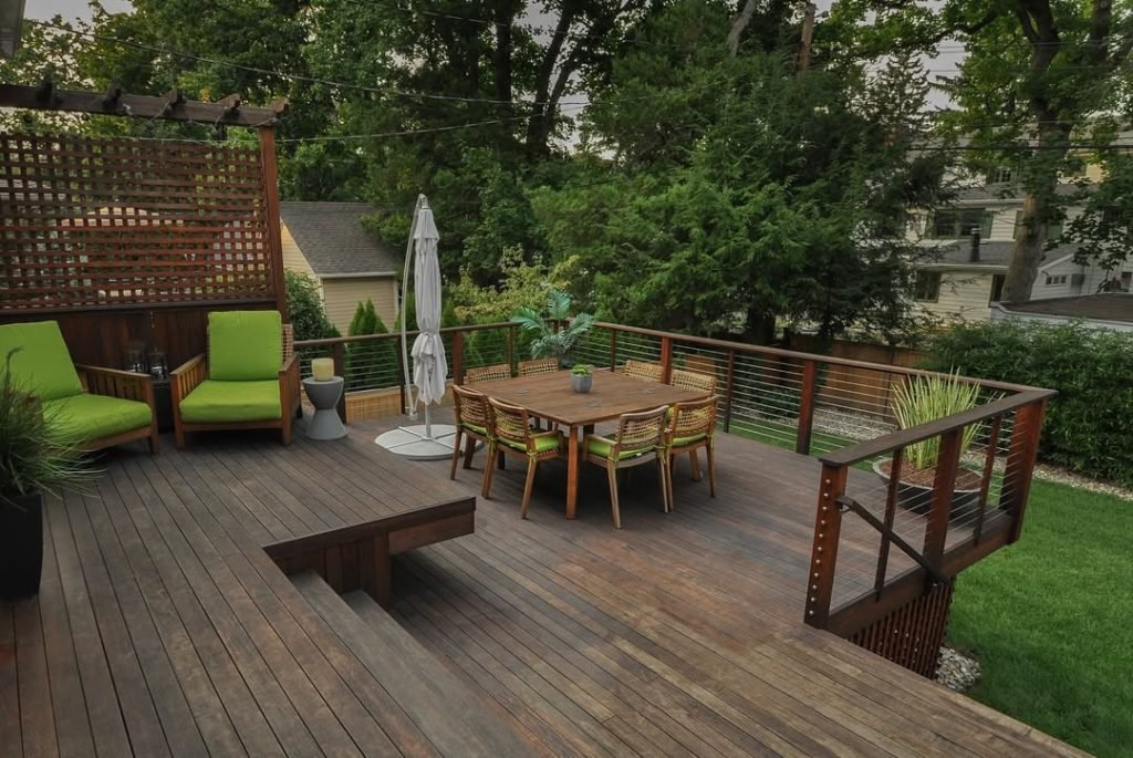 Contemporary Outdoor Oasis