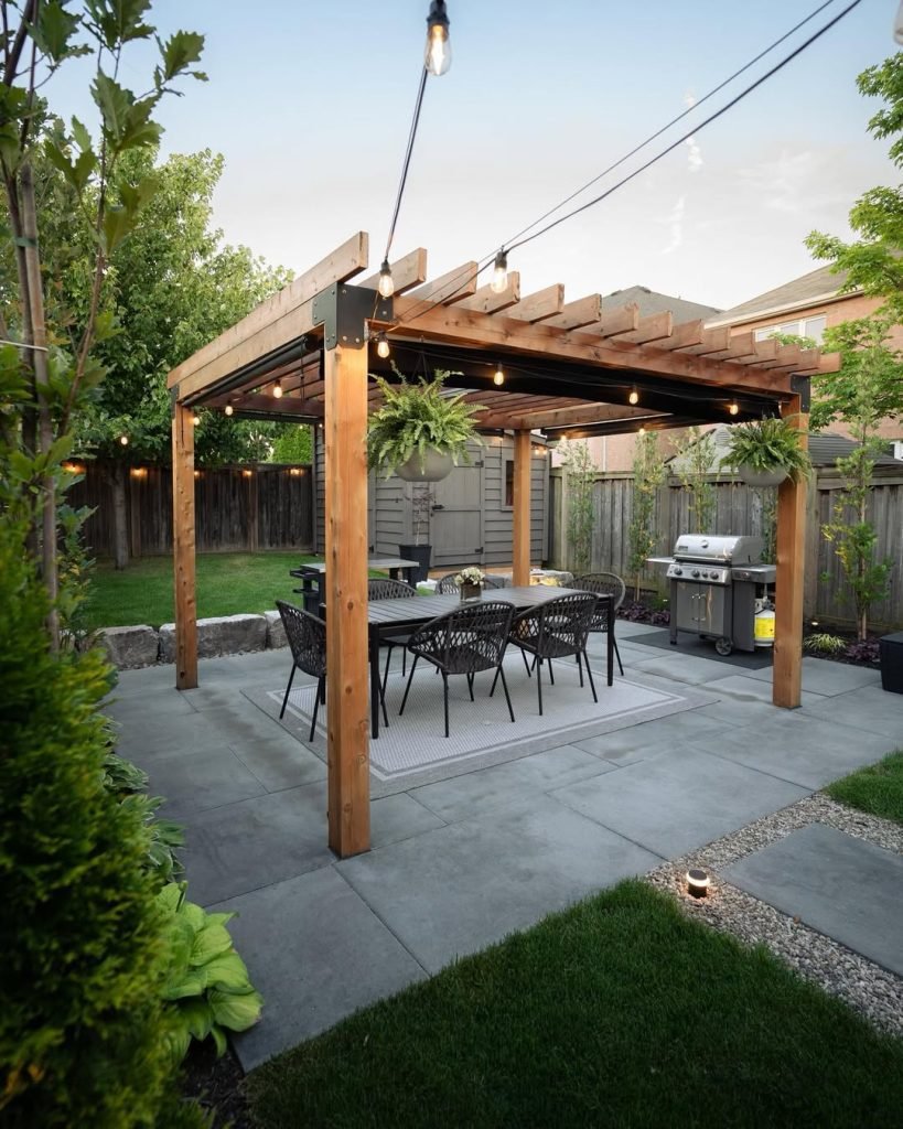 Elegant Outdoor Dining Area