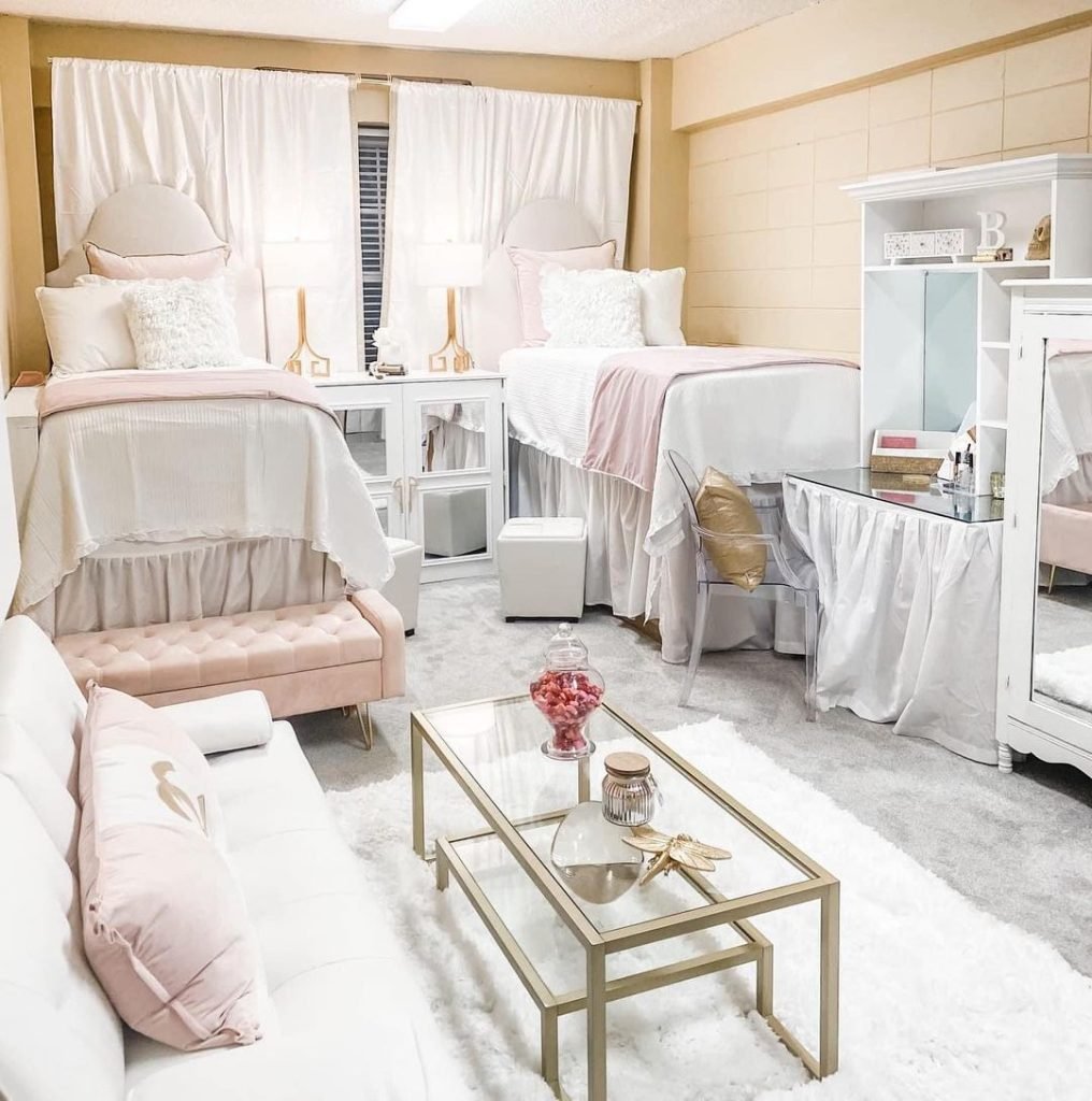 Elegant Pink and Gold Decor