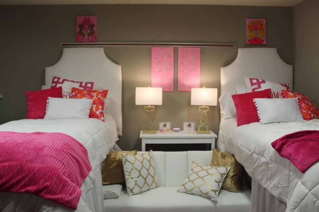 Elegant Pink Room Design