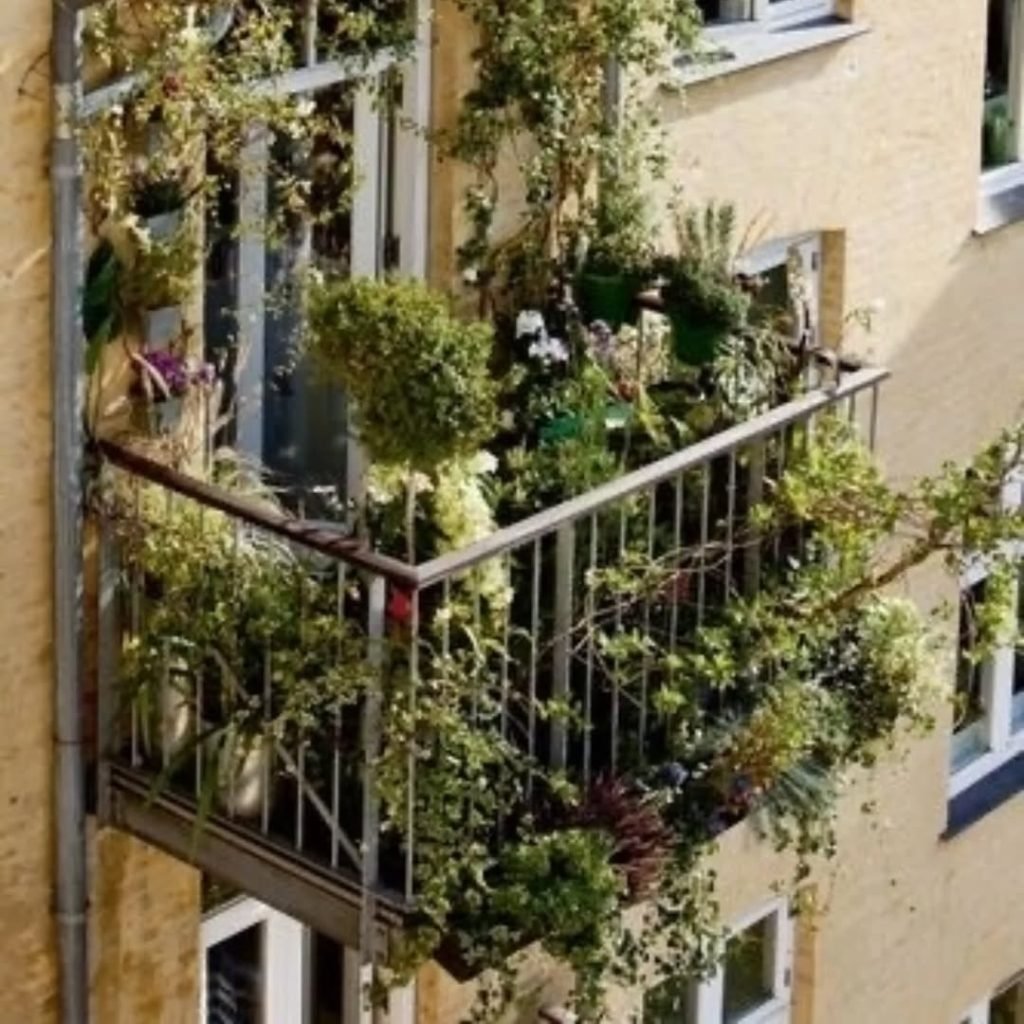 Lush Vertical Balcony Oasis