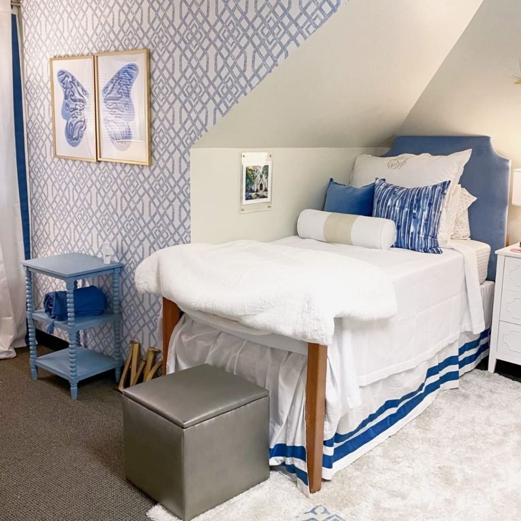 Nautical-Inspired Dorm Design