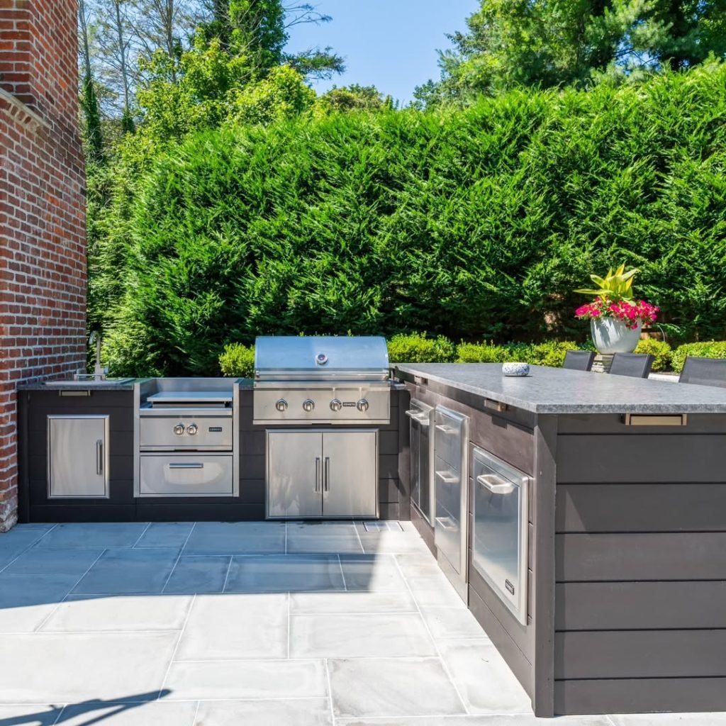 Sleek Outdoor Culinary Haven