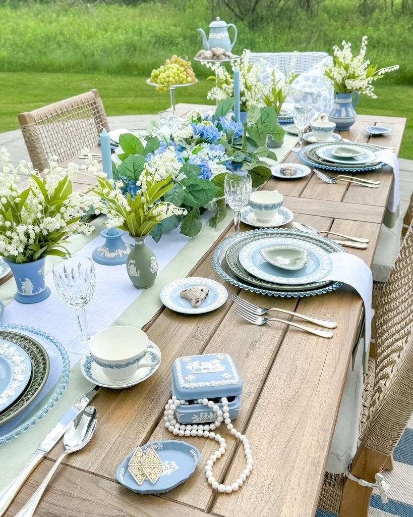 Elegant Garden Dining Setting