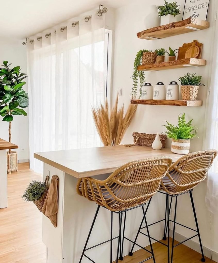 Inviting Kitchen Dining Space