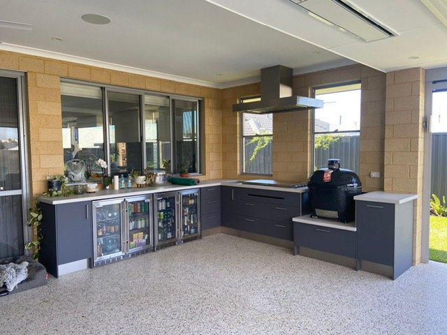 Outdoor Kitchen Entertainment Area