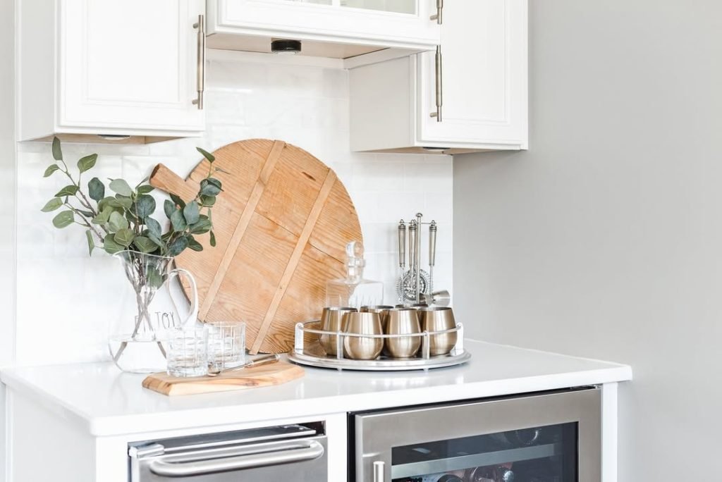 Sleek Space-Saving Kitchen Bar