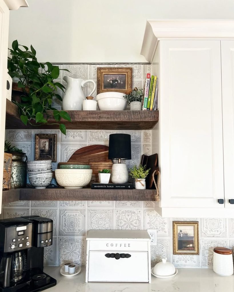 Stylish Open Shelf Arrangement