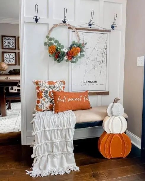 Autumn Wreath and Pumpkin Decor