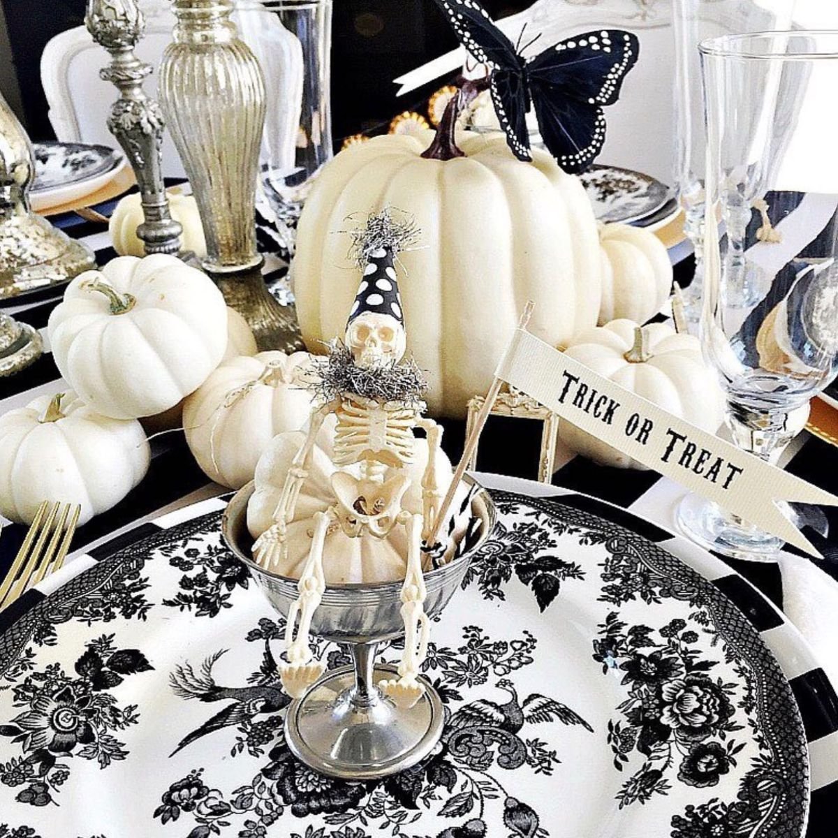 Black and White Plates
