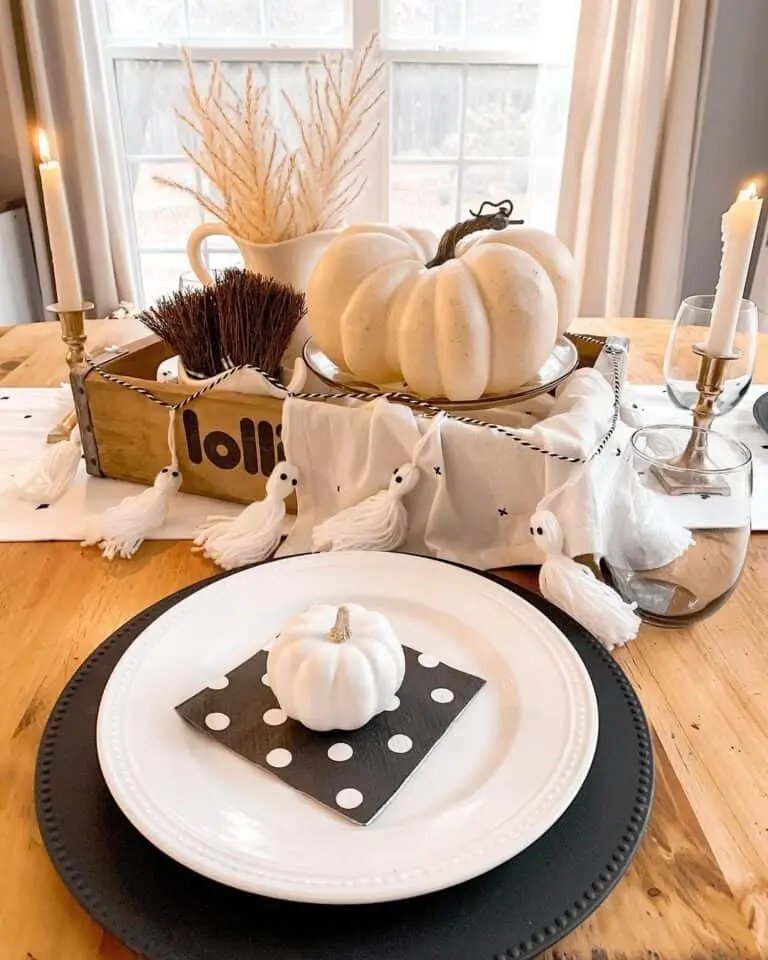 Black and White Table Decor