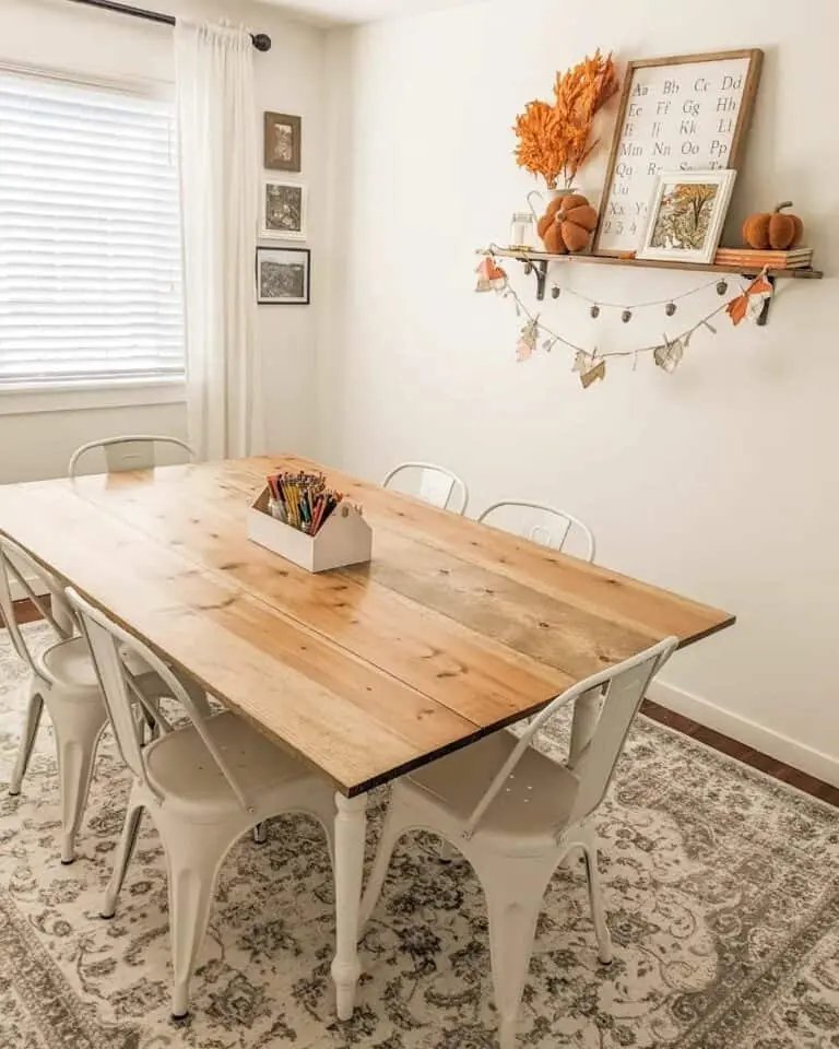 Chairs That Complement Farmhouse Tables