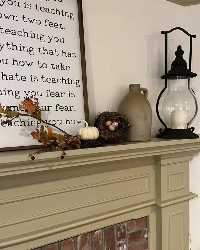 Colonial Mantel Style