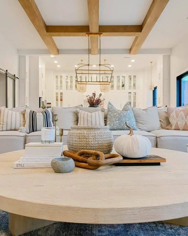 Distinctive Fall Table Style