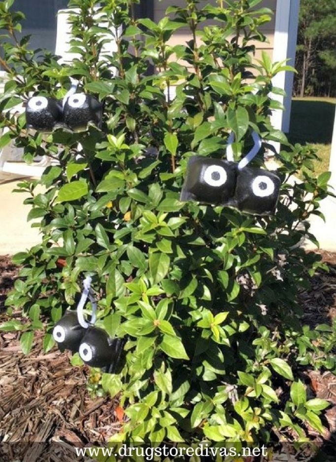 Egg Carton Eyeball Decoration