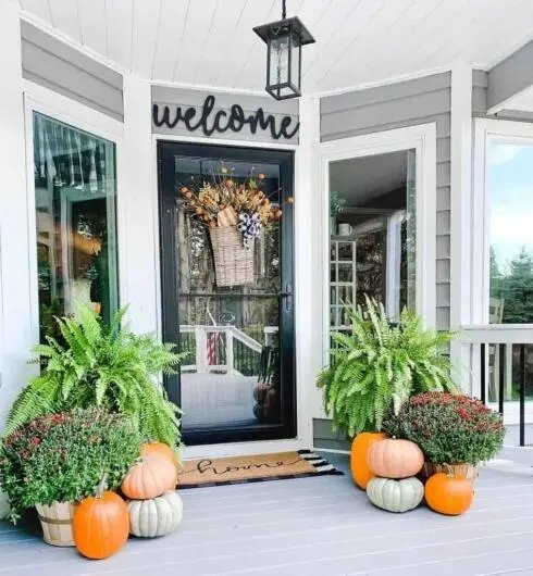 Fall Baskets and Pumpkins