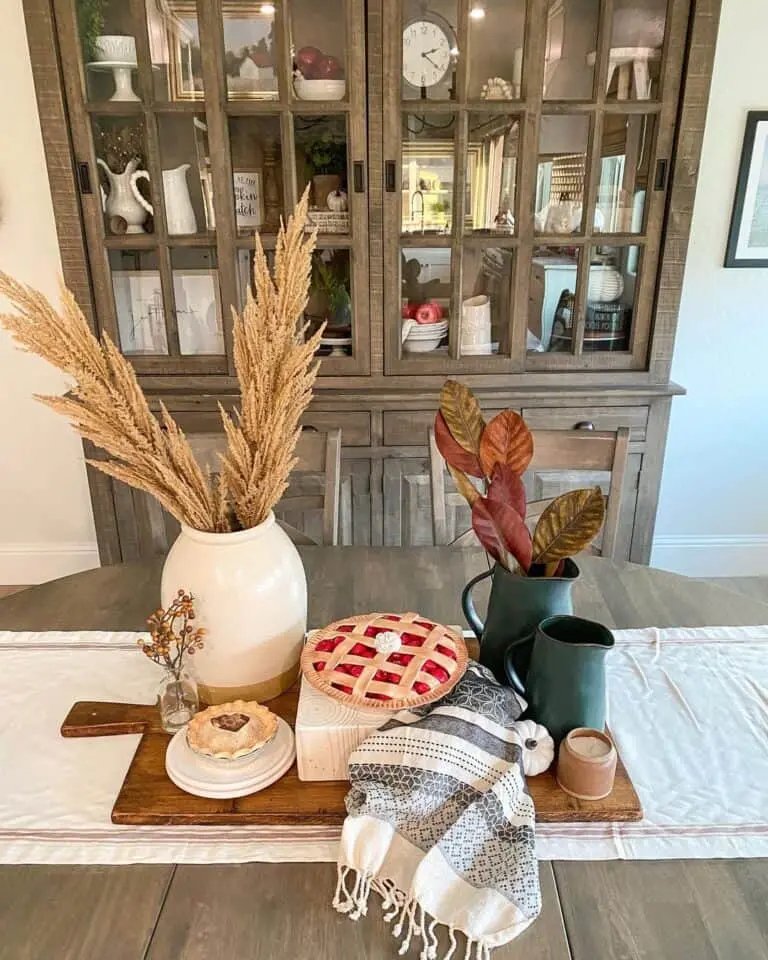 Farmhouse Dining Room Decor