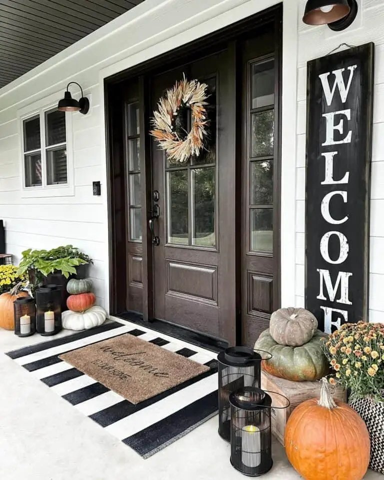 Farmhouse Door with Fall Décor