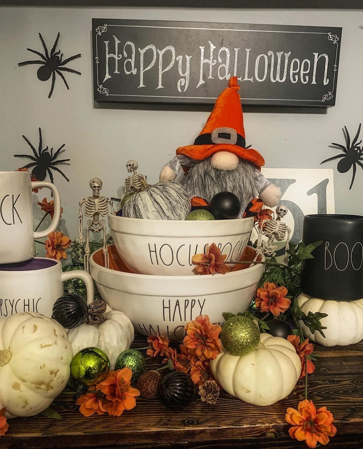 Farmhouse Halloween Display