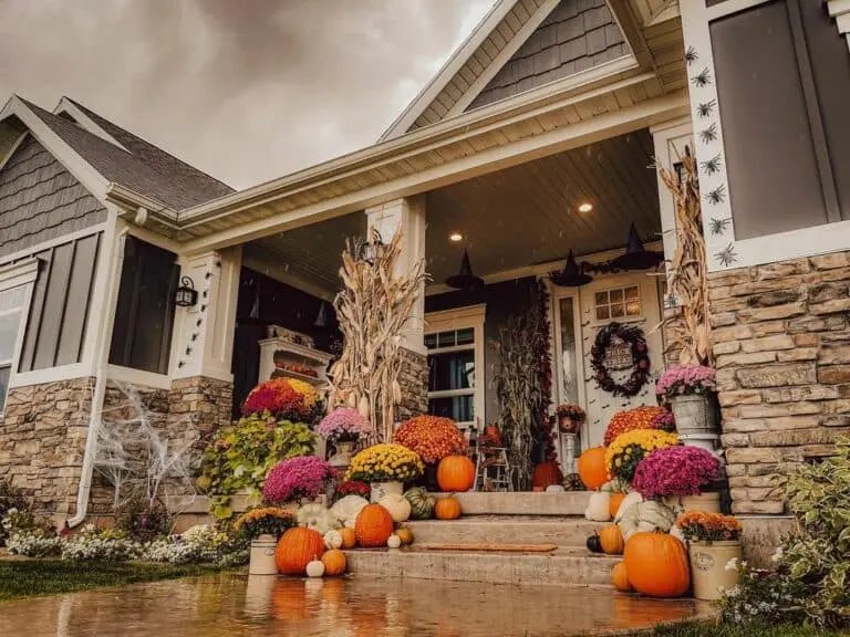 Flower-Themed Halloween Decor