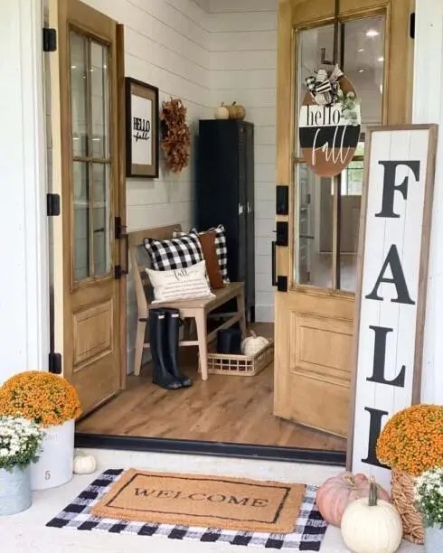 Foyer Decor Tips