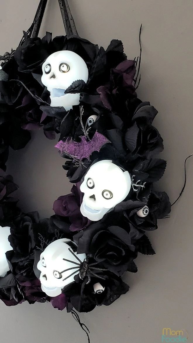 Gothic Skull Wreath Decor