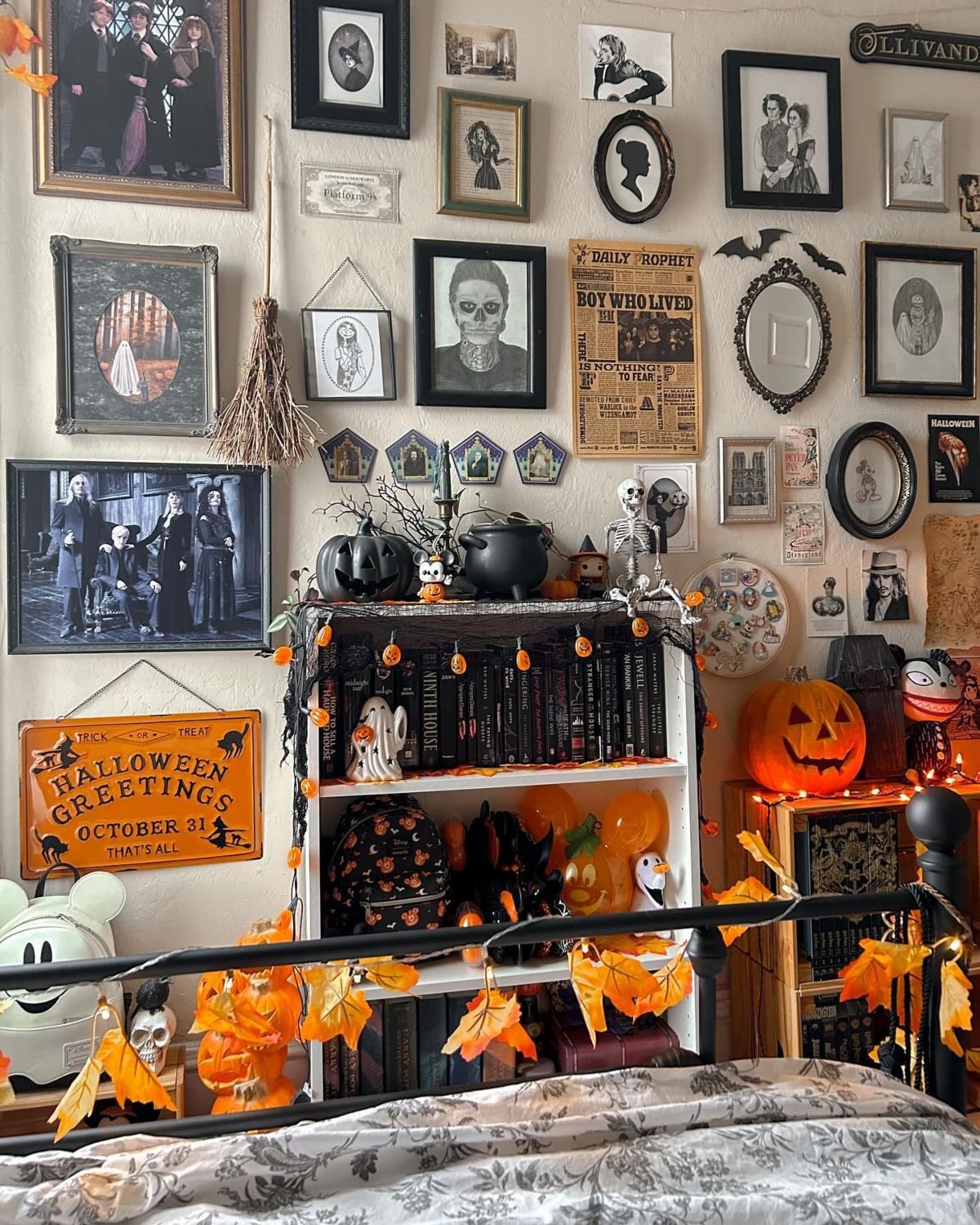 Halloween Bedroom Accents