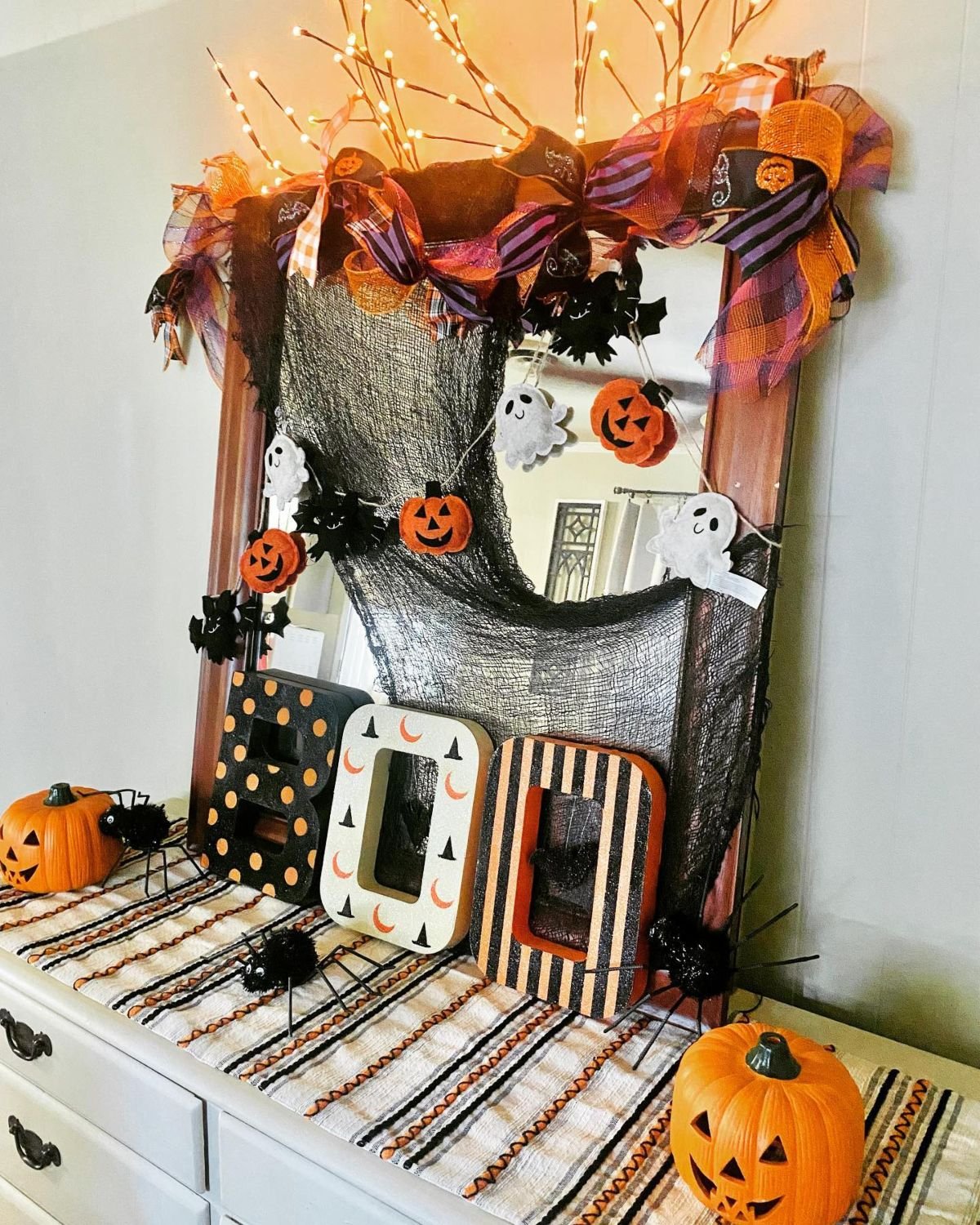 Halloween Dresser Decor