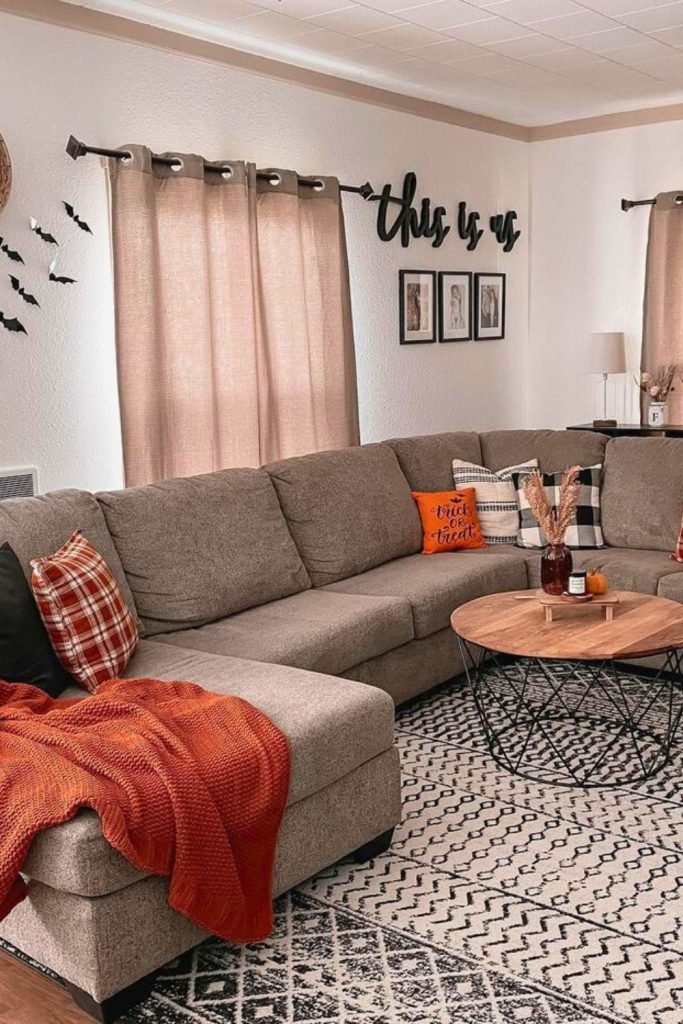 Harvest-Themed Cozy Lounge