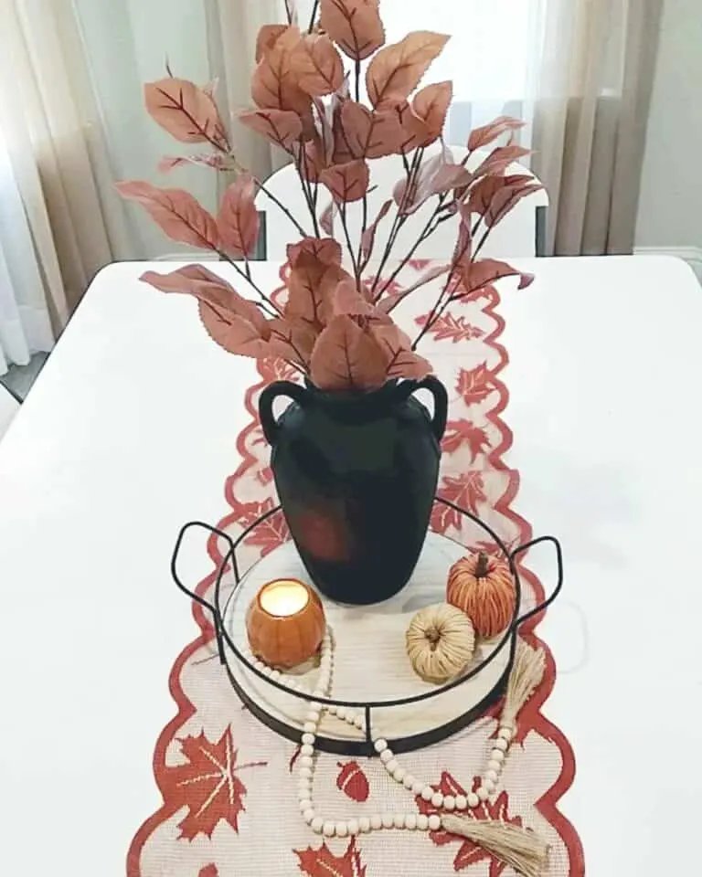 Leafy Table Runner Design