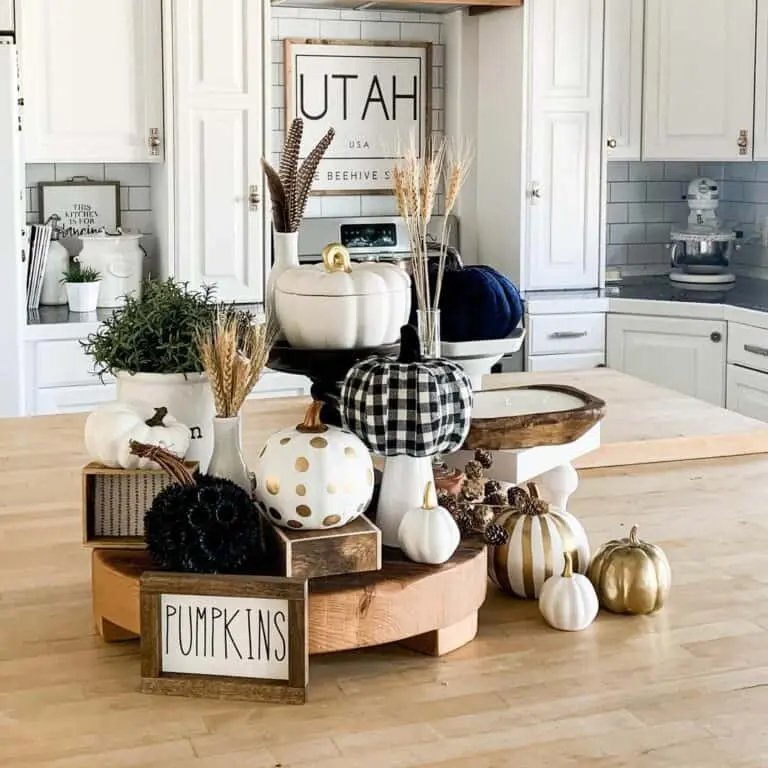 Modern Black and White Decor