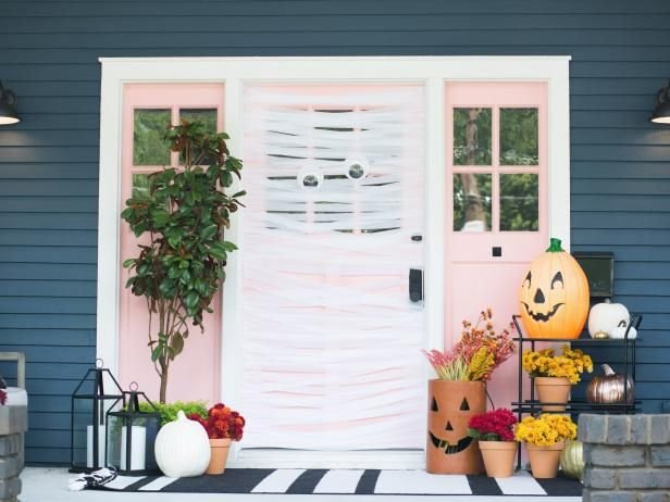 Mummy Door Decoration