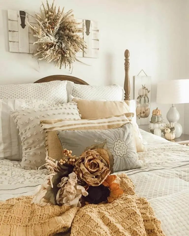 Neutral Autumn Wreath Decor