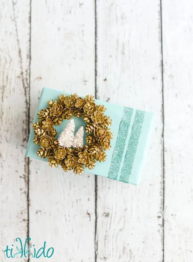 Pinecone Gift Topper