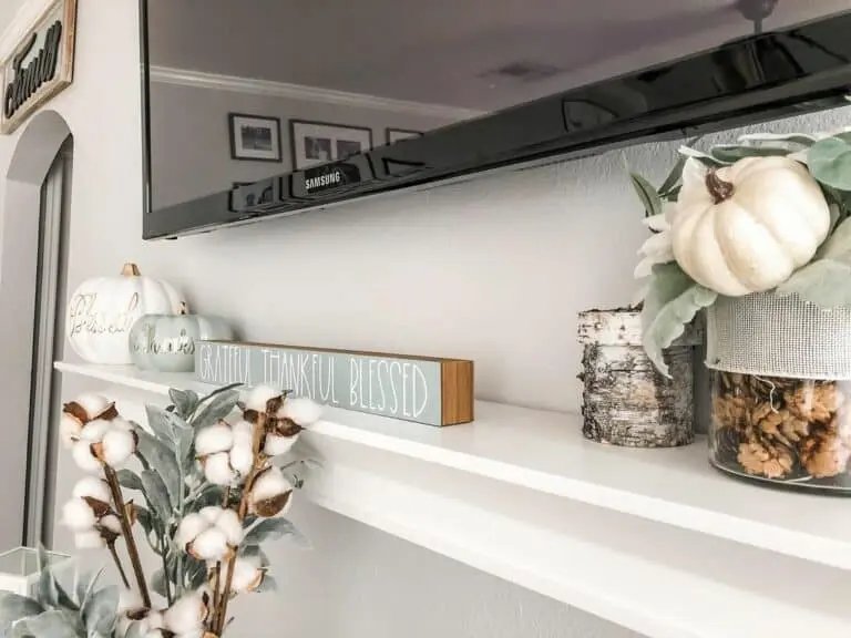 Seasonal Mantel Decor