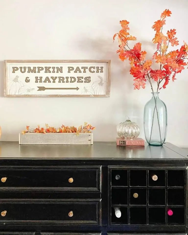 Simple Buffets with Fall Décor