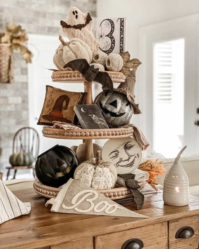 Simple Halloween Tray Décor