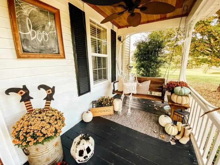 Spooky Fall Chalkboard Design
