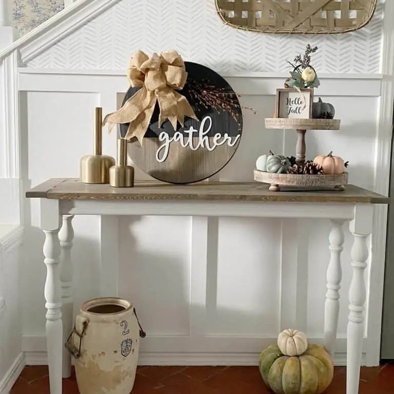 Stylish Corner Table Décor