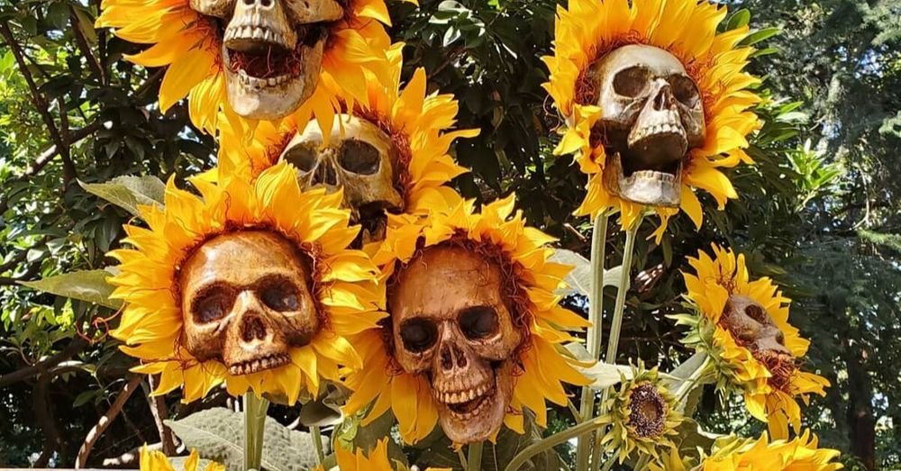Sunflower Skull Decoration
