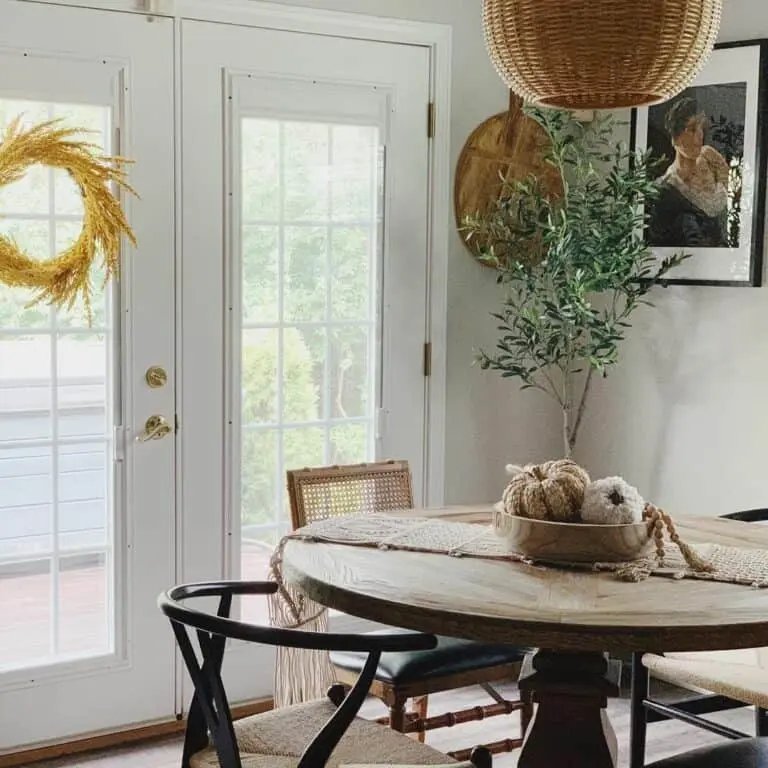 Table Runner and Pumpkins