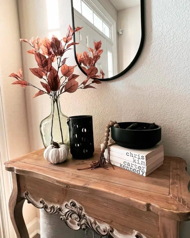 Vintage Console, Dark Accents
