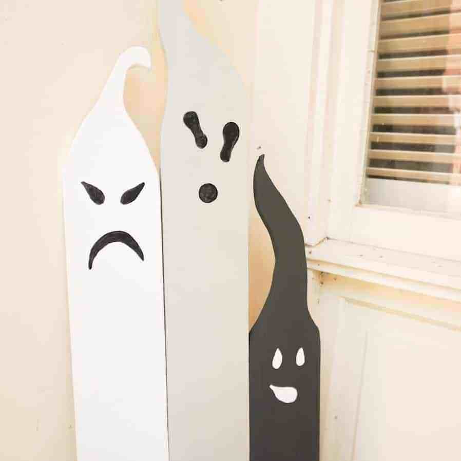 Wooden Plank Ghost Decoration